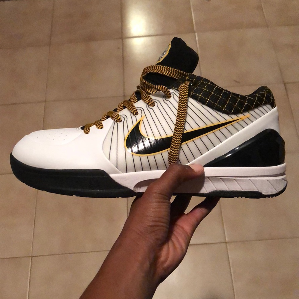 These are the Kobe 4 Del Sol size 12 with box never been worn rating 10/10 !